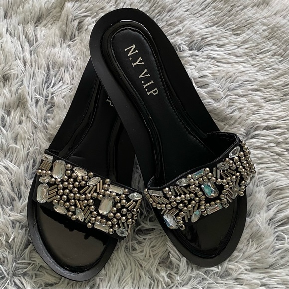 NWOT N.Y. V.I.P. Slides Size 9 - Picture 2 of 4